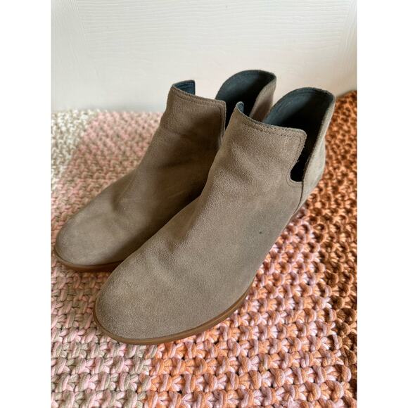 Sorel Women’s Lolla Cut Out Ankle Boot Gray Suede Size 9.5 - Picture 2 of 8